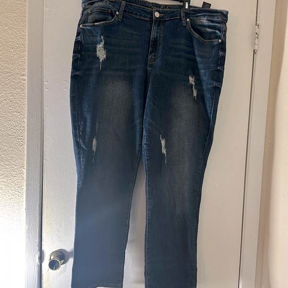 Ladies plus size jeans with distressing on the front - Picture 1 of 2